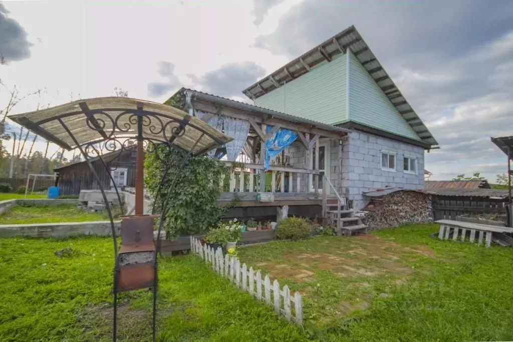 Дом в Свердловская область, Малышева пгт ул. Свободы, 26 (32 м) - Фото 1