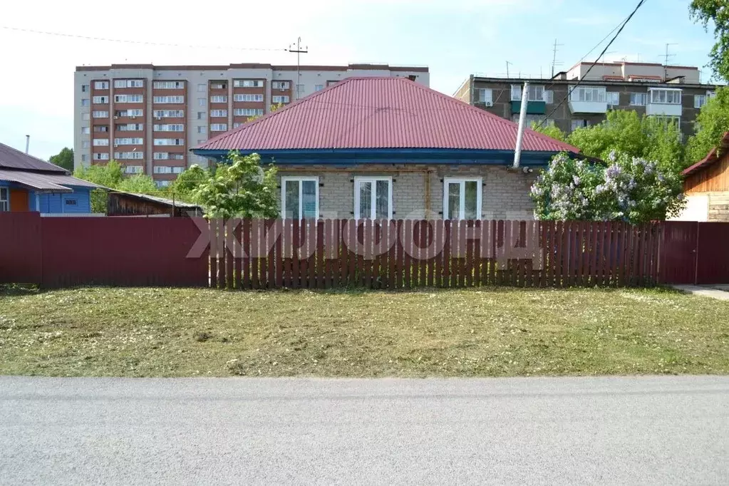 Дом в Новосибирская область, Обь ул. Максима Горького, 3к2 (50 м) - Фото 0