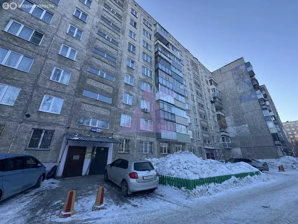 3-комнатная квартира: Барнаул, микрорайон Докучаево, улица Шукшина, 1 ... - Фото 2