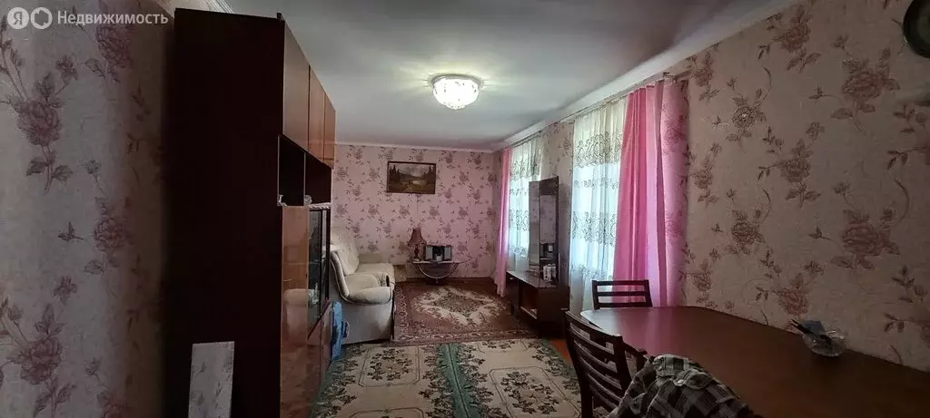 Дом в село Урожайное, улица Гагарина (50 м) - Фото 1