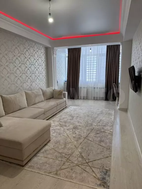 2-к. квартира, 70 м, 10/12 эт. - Фото 0