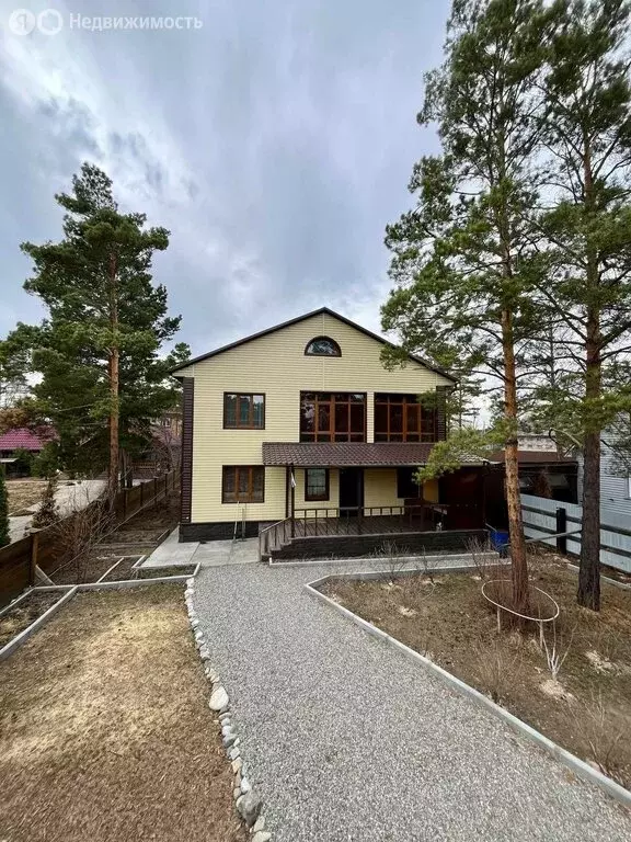 Дом в село Смоленщина, Совхозная улица (212 м) - Фото 1
