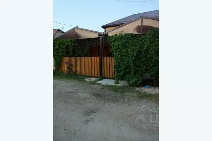 Дом в Краснодарский край, Темрюкский район, Голубицкое с/пос, ... - Фото 1