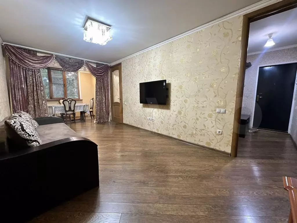 2-к. квартира, 55 м, 2/5 эт. - Фото 1