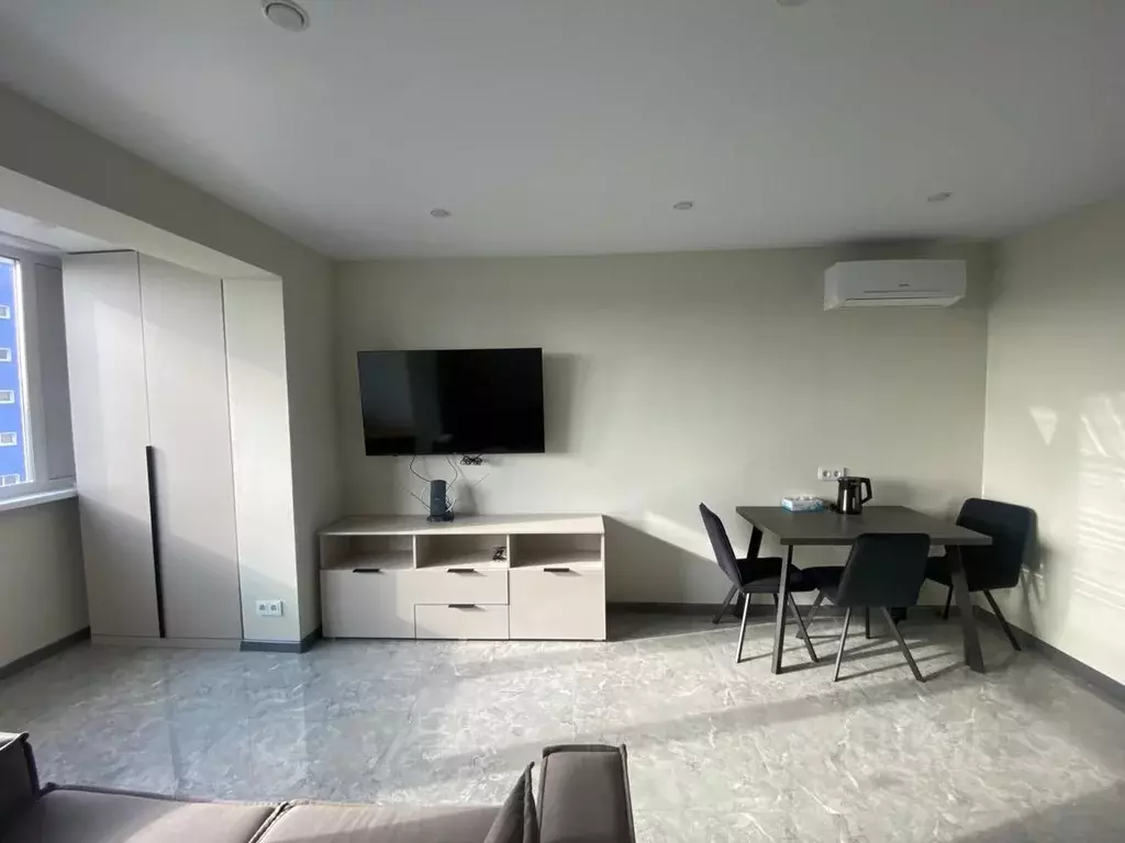 2-к кв. Приморский край, Владивосток Русская ул., 63Лк1 (50.0 м) - Фото 2