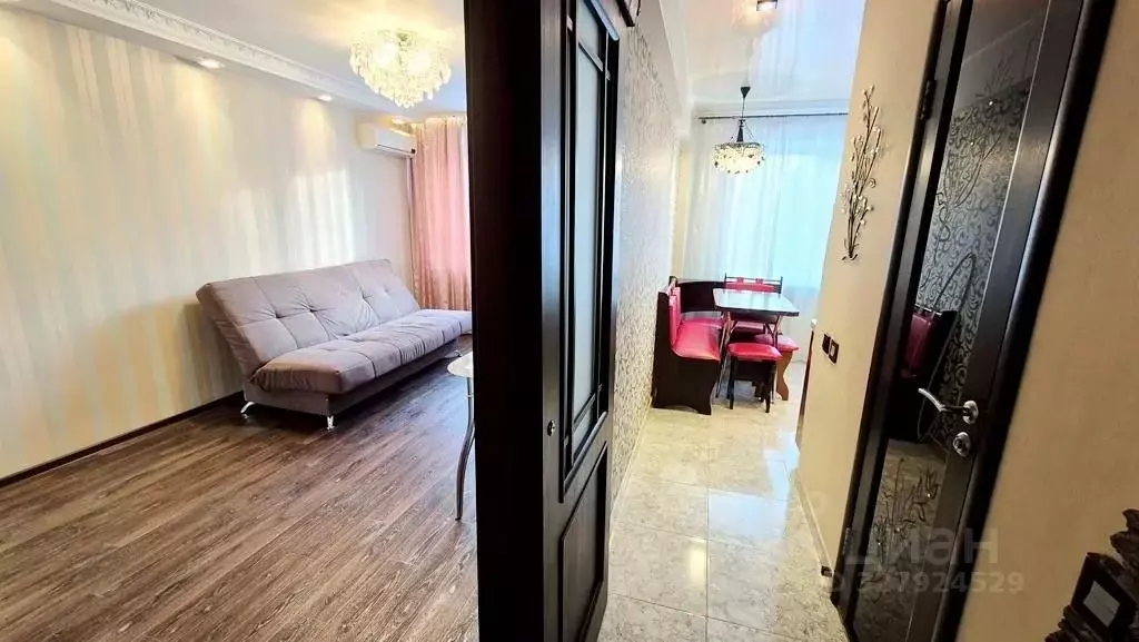 1-к кв. Омская область, Омск ул. Серова, 26а (30.0 м) - Фото 1