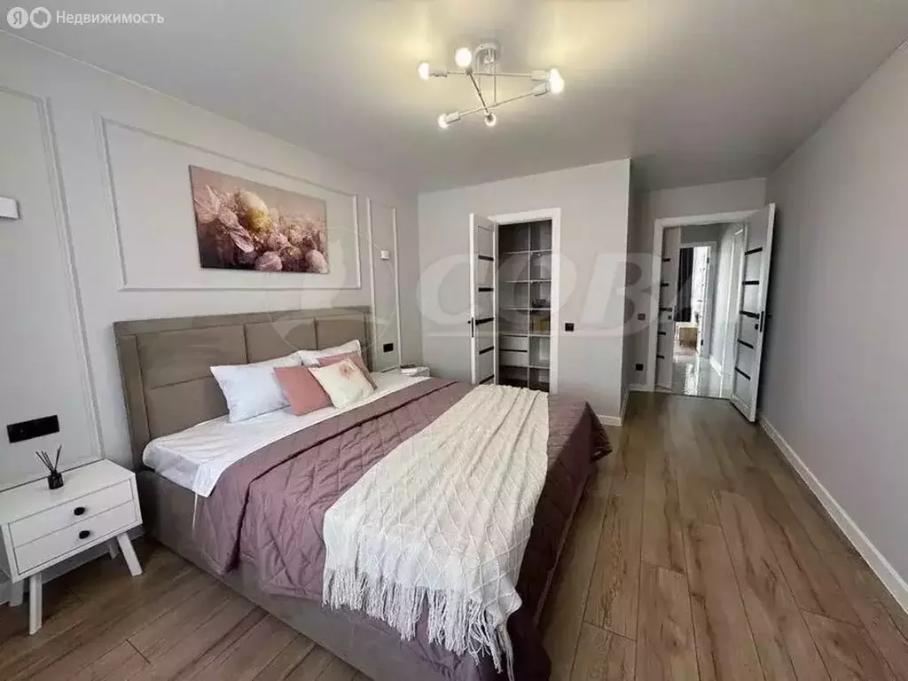 2-комнатная квартира: Тюмень, улица Павла Шарова, 25 (67 м) - Фото 1