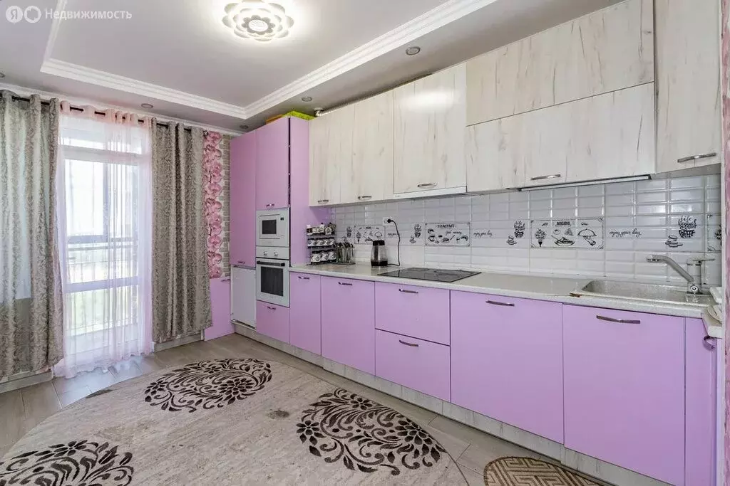 3-комнатная квартира: Екатеринбург, улица Героев России, 35 (89.7 м) - Фото 1