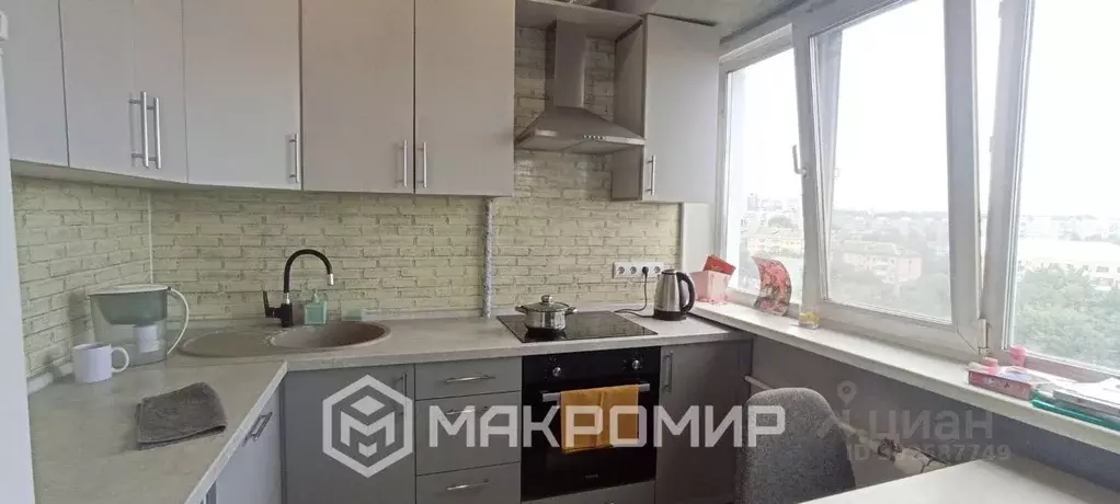 2-к кв. Орловская область, Орел пл. Поликарпова, 10 (54.8 м) - Фото 1
