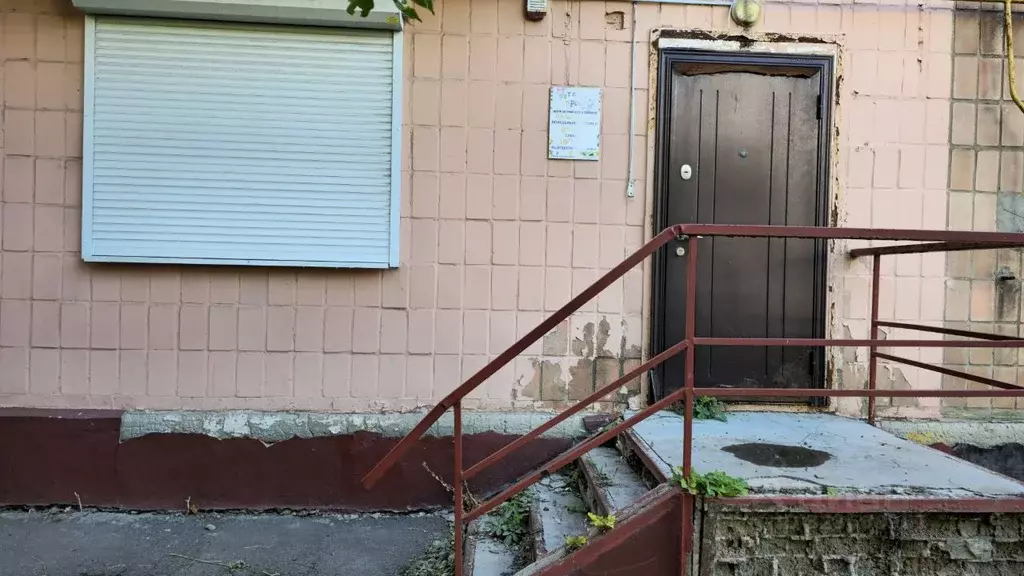 Помещение свободного назначения в Ростовская область, Гуково ул. Карла ... - Фото 2