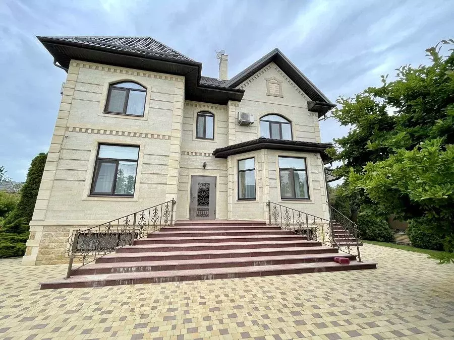 Дом в Краснодарский край, Краснодар ул. Звенигородская (370 м) - Фото 0
