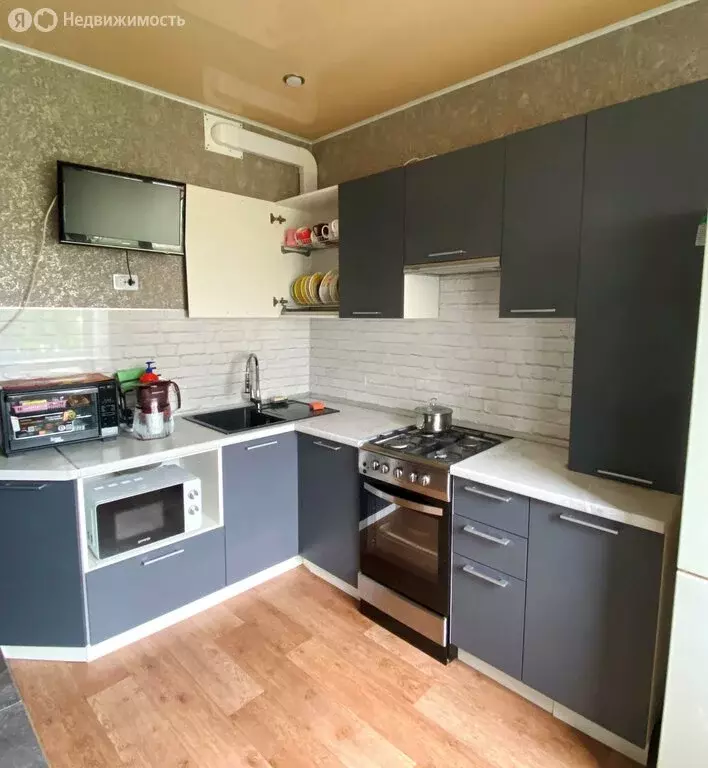 3-комнатная квартира: Омск, 3-я Ленинградская улица, 43/1 (63 м) - Фото 1