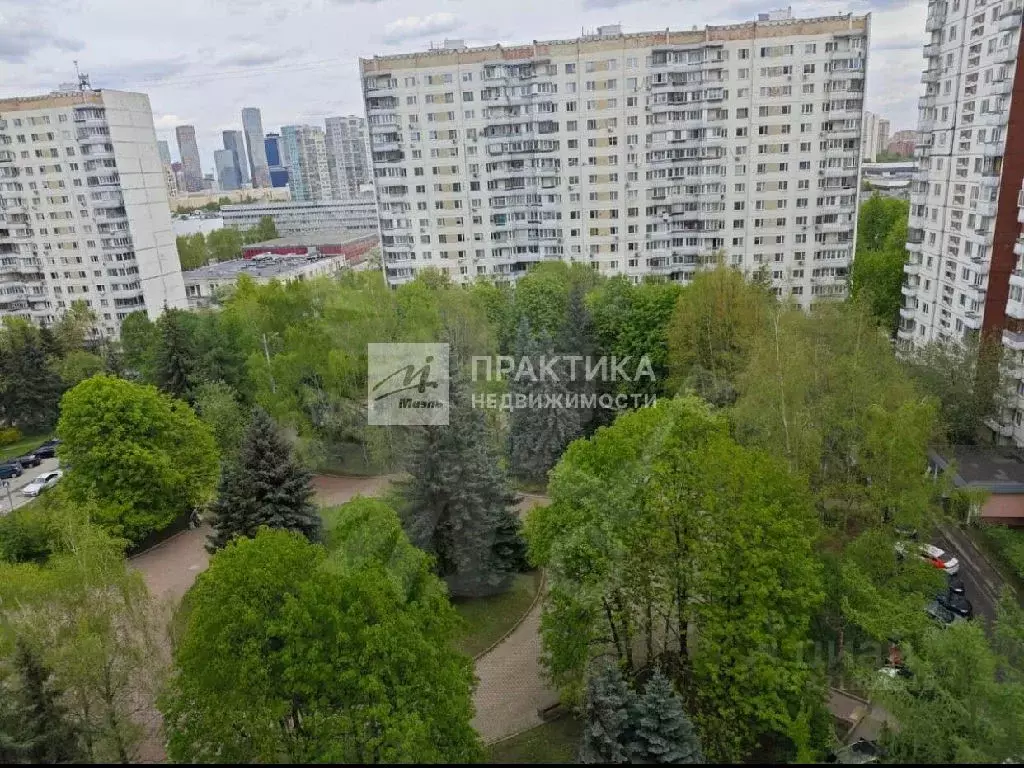 Продается 3-комнатная квартира - Фото 1