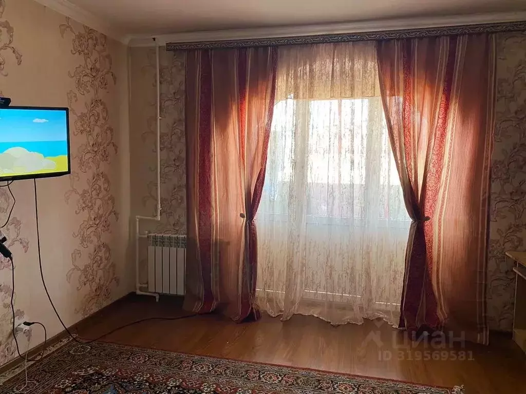 2-к кв. Дагестан, Каспийск ул. Амет-хан Султана, 26 (68.0 м) - Фото 0