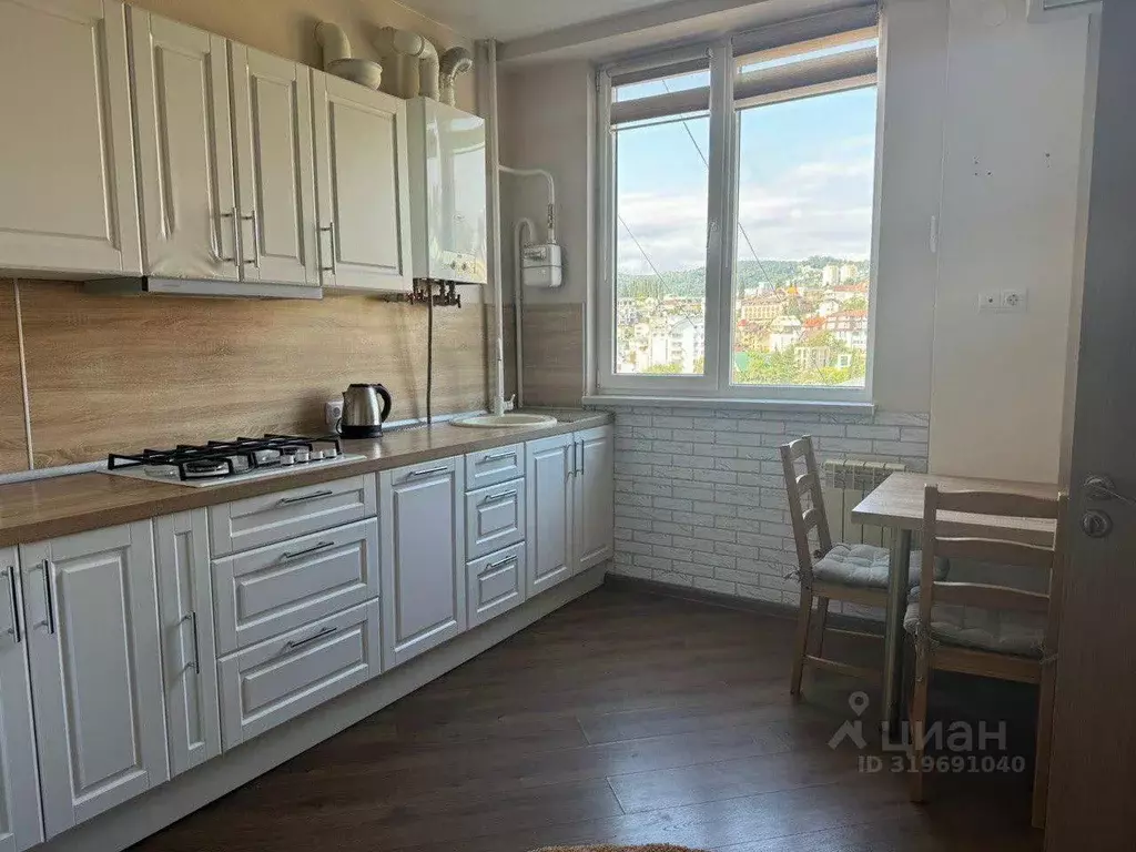 2-к кв. Краснодарский край, Сочи Виноградная ул., 121/11 (37.5 м) - Фото 0