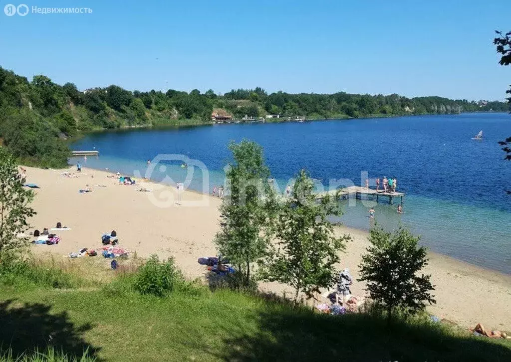 Участок в Янтарный городской округ, посёлок Синявино (6.4 м) - Фото 1