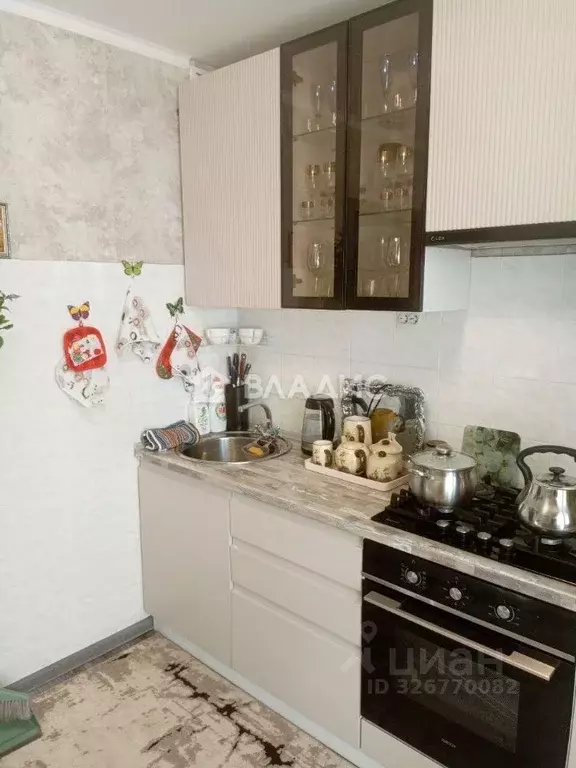 2-к кв. Белгородская область, Белгород ул. Есенина, 12 (50.7 м) - Фото 2