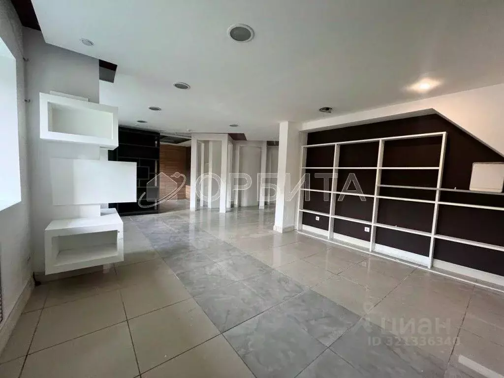 Торговая площадь в Тюменская область, Тюмень Харьковская ул., 27 (273 ... - Фото 1