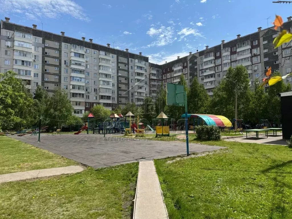 4-к кв. Красноярский край, Красноярск ул. Молокова, 17 (80.0 м) - Фото 0