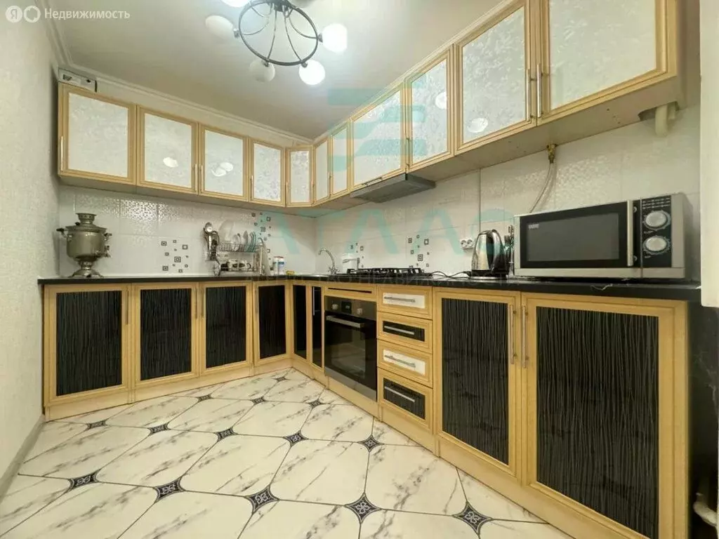 3-комнатная квартира: Саки, Строительная улица, 16 (73 м) - Фото 0