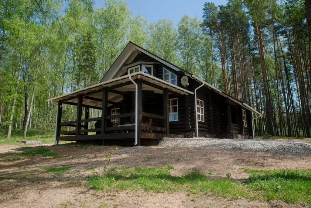 Дом в Тверская область, Старицкий муниципальный округ, д. Свистуново  ... - Фото 1
