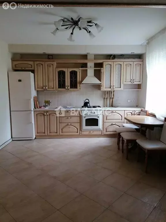 3-комнатная квартира: село Сновицы, Центральная улица, 76Б (68.3 м) - Фото 1