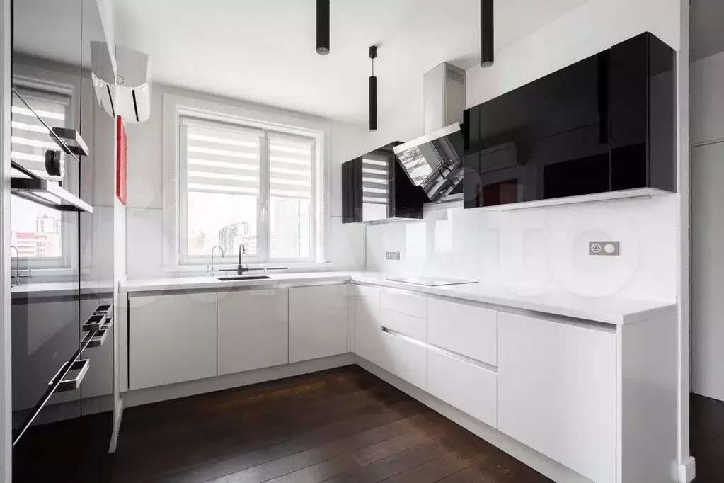 3-к. квартира, 100 м, 18/28 эт. - Фото 0