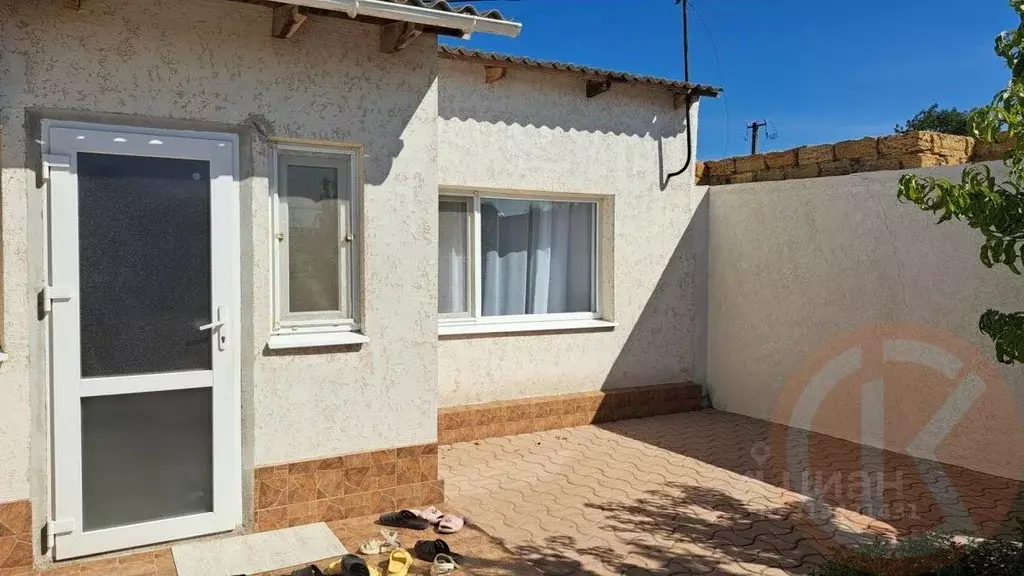 Дом в Крым, Сакский район, с. Воробьево ул. Гагарина, 30 (110 м) - Фото 1