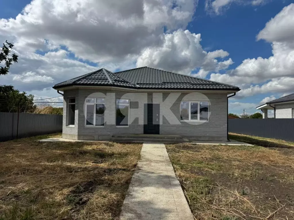 Дом в Краснодарский край, Динской район, Новотитаровская ст-ца ... - Фото 1