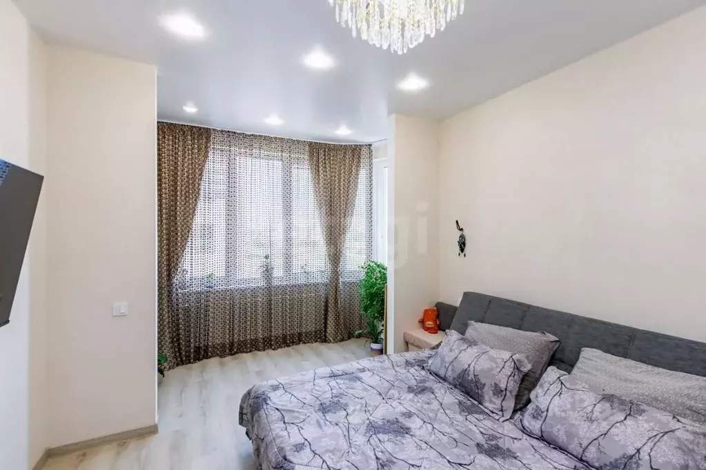 2-к кв. Тюменская область, Тюмень ул. Эльвиры Федоровой, 1 (56.6 м) - Фото 1