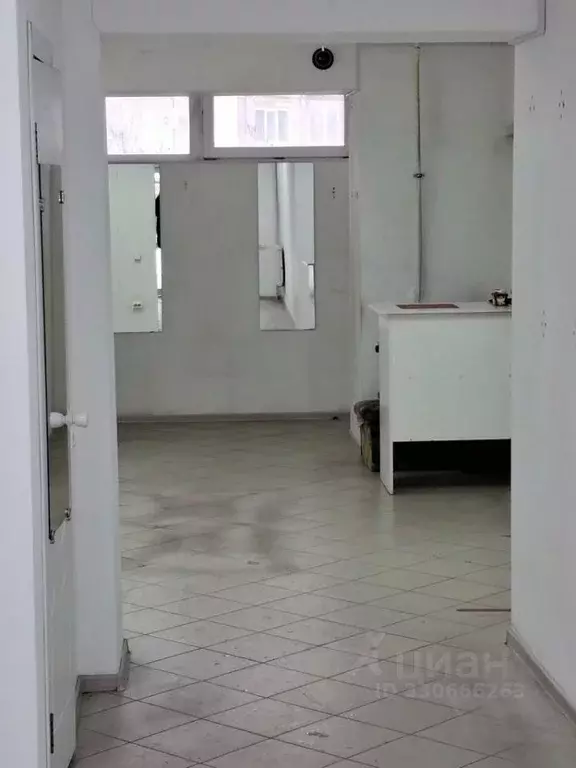 Помещение свободного назначения в Омская область, Омск просп. ... - Фото 1