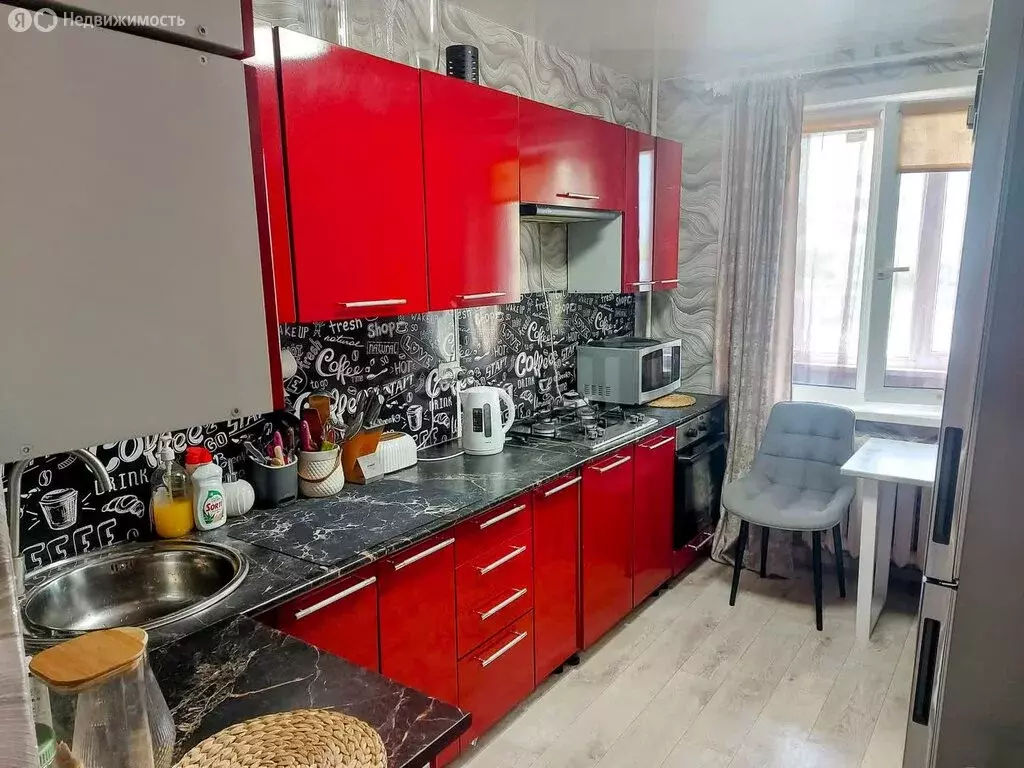 2-комнатная квартира: Череповец, Остинская улица, 13 (50 м) - Фото 0