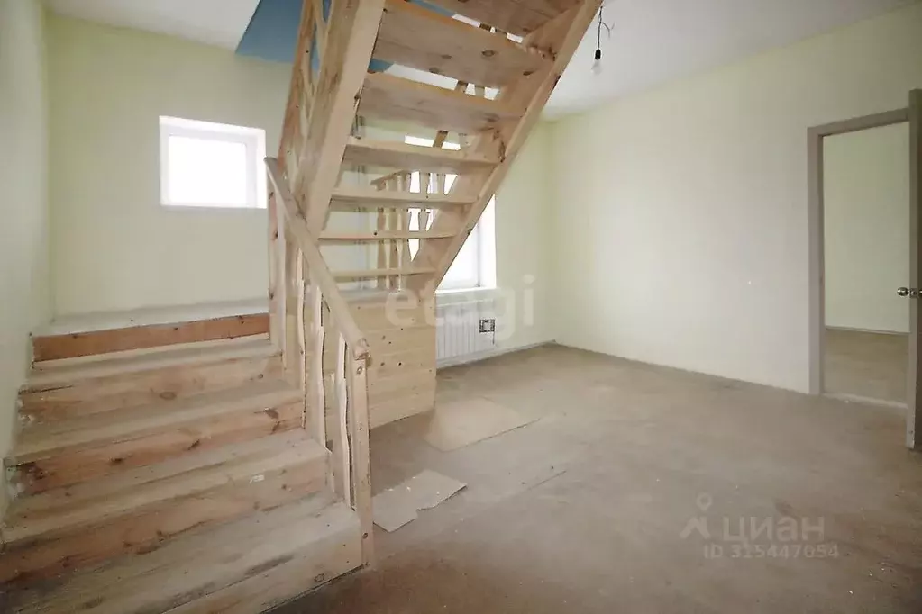 Дом в Свердловская область, Горноуральский муниципальный округ, с. ... - Фото 1