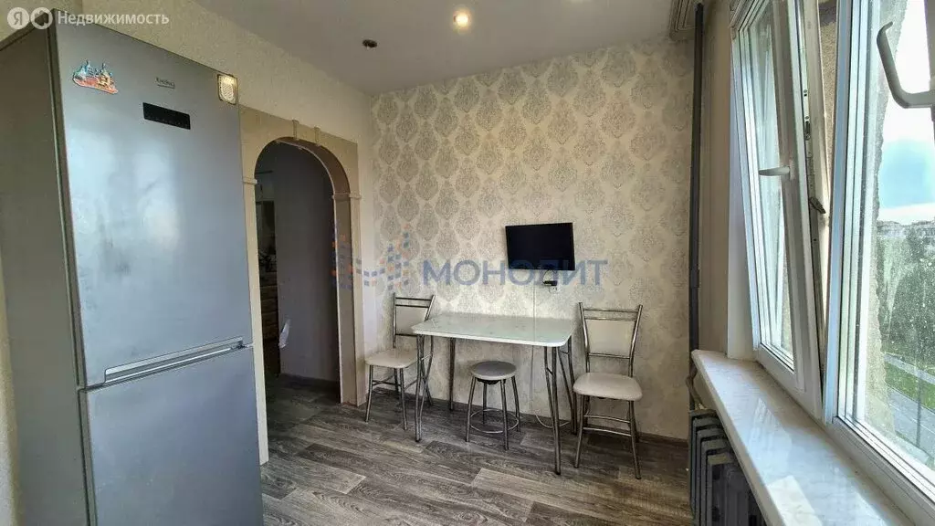 3-комнатная квартира: Чебоксары, улица Кадыкова, 28 (70.9 м) - Фото 1