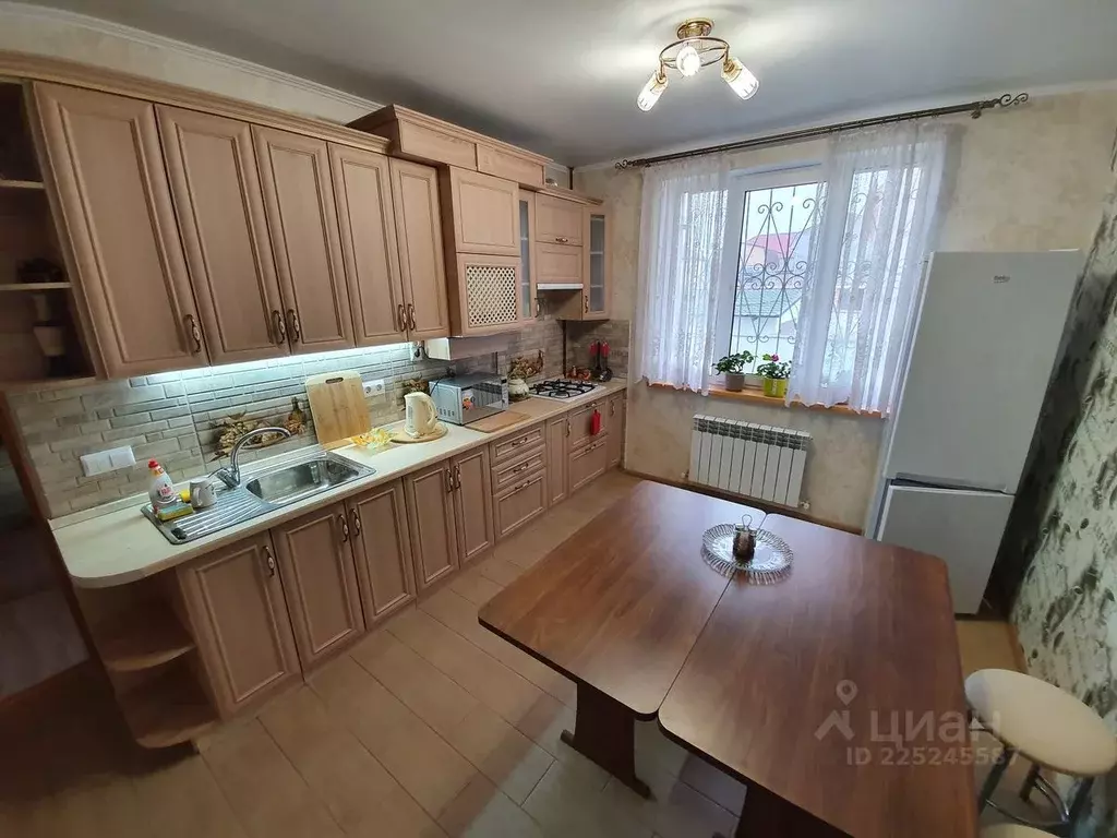 Дом в Крым, Евпатория ул. Пушкина (250 м) - Фото 1