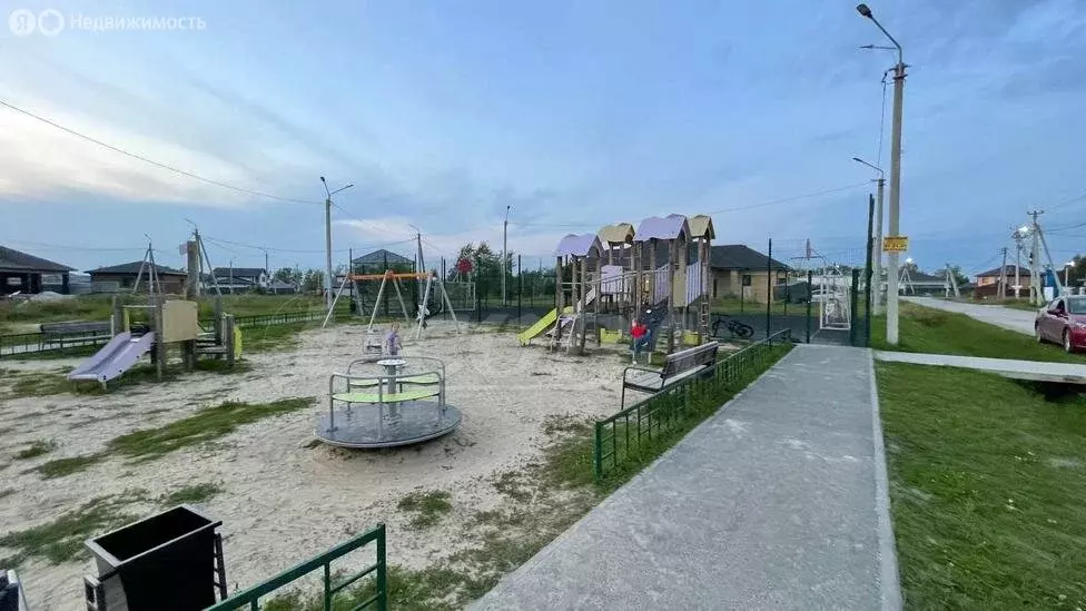 Участок в Тюмень, коттеджный посёлок Лето-Парк (7.4 м) - Фото 0