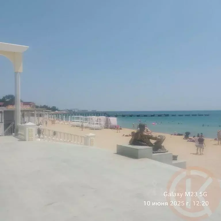 Участок в Крым, Черноморский район, Медведевское с/пос, с. Медведево ... - Фото 0
