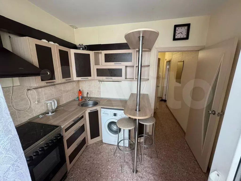 10 и более-к. квартира, 40 м, 9/11 эт. - Фото 0