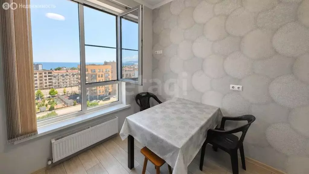 2-комнатная квартира: село Мысхако, улица Владимира Кайды, 4 (69.7 м) - Фото 2