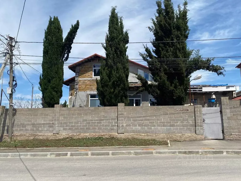 Дом в Севастополь ул. Василия Шукшина (469 м) - Фото 1