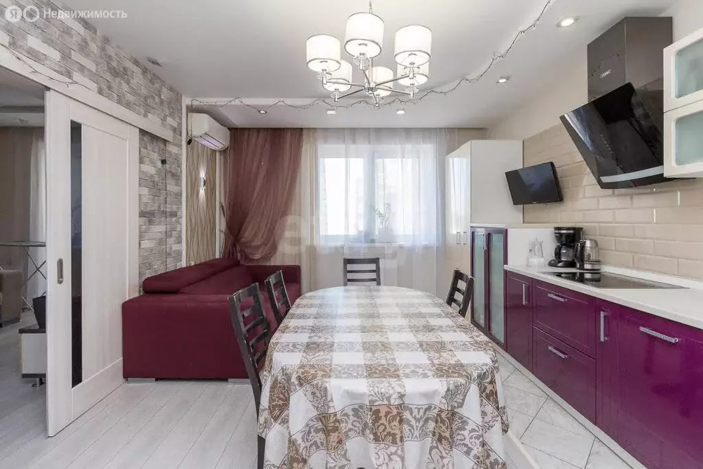 3-комнатная квартира: Тюмень, Ямская улица, 86 (92 м) - Фото 1