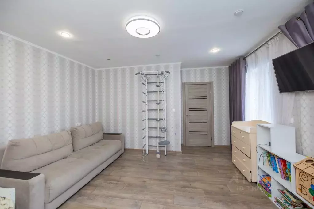 Дом в Оренбургская область, Оренбург Тепловозная ул., 5 (67 м) - Фото 1