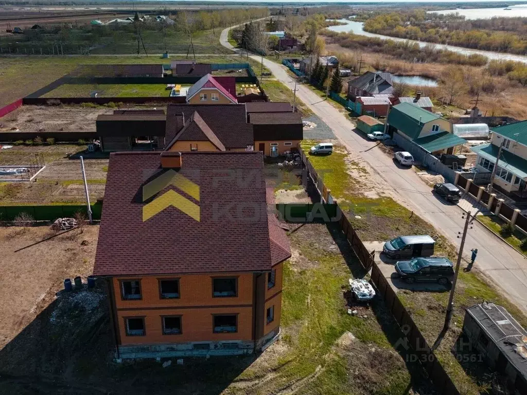 Дом в Омская область, Омск пос. Черемуховское, ул. Береговая, 18 (360 ... - Фото 0