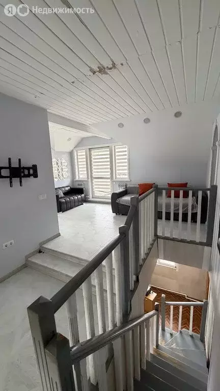 Дом в Иркутск, 2-я Аларская улица, 38А (240 м) - Фото 2