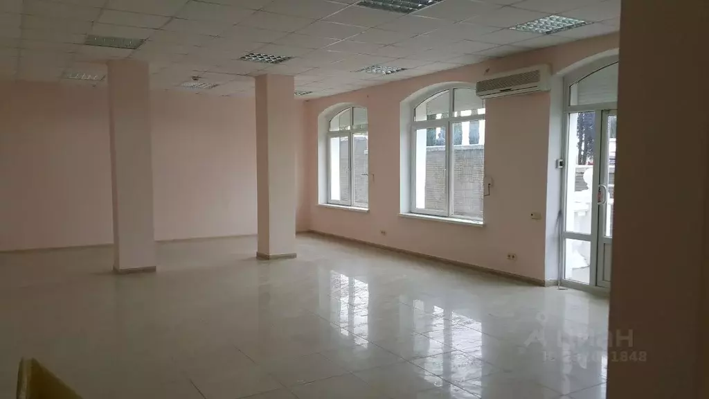 Помещение свободного назначения в Севастополь просп. Героев ... - Фото 2