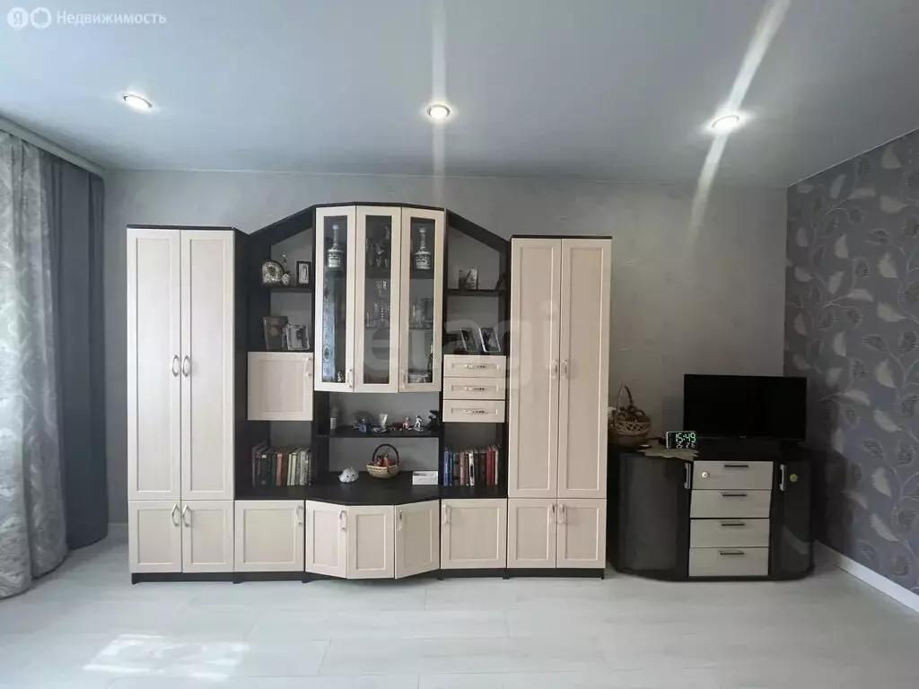 2-комнатная квартира: Брянск, улица имени А.М. Рекункова, 6 (46.3 м) - Фото 1