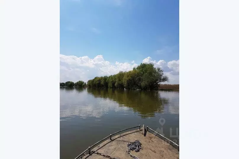 Дом в Астраханская область, Володарский район, с. Раздор  (100 м) - Фото 1