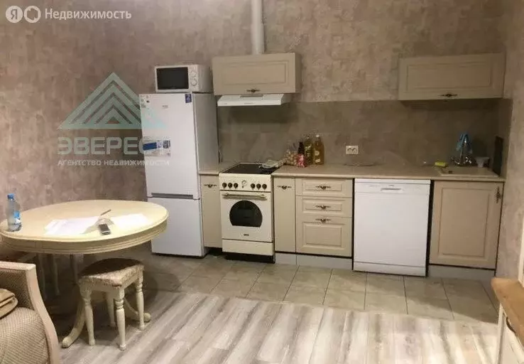 2-комнатная квартира: абакан, улица комарова, 7а (42 м) - Фото 1