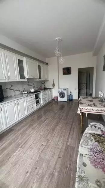 2-к. квартира, 70м, 2/6эт. - Фото 0