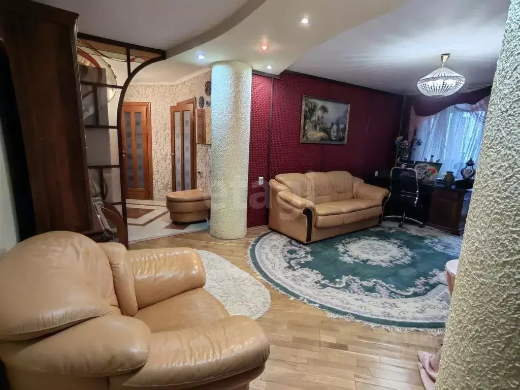 3-к кв. Белгородская область, Белгород ул. Чехова, 32 (110.5 м) - Фото 1